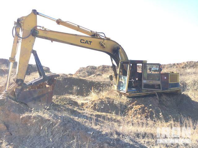 Mining excavator Caterpillar 235C 068ec8e0 f9f1 49dc 9f48 792dbb091a30